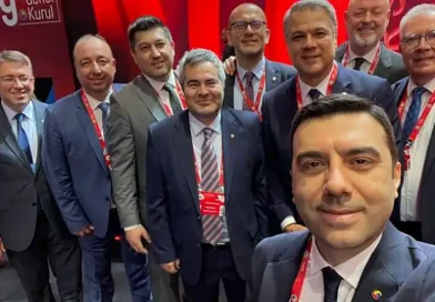 BALIKESİR TİCARET ODASI TÜM ÜYELERİNİN VE HEMŞEHRİLERİMİZİN RAMAZAN BAYRAMINI KUTLADI