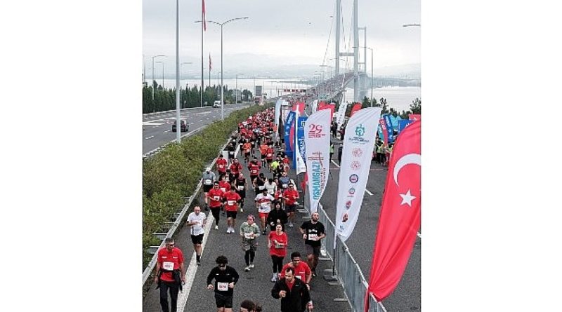 Cumhuriyet sevgisi Osmangazi Köprüsü’ne sığmadı